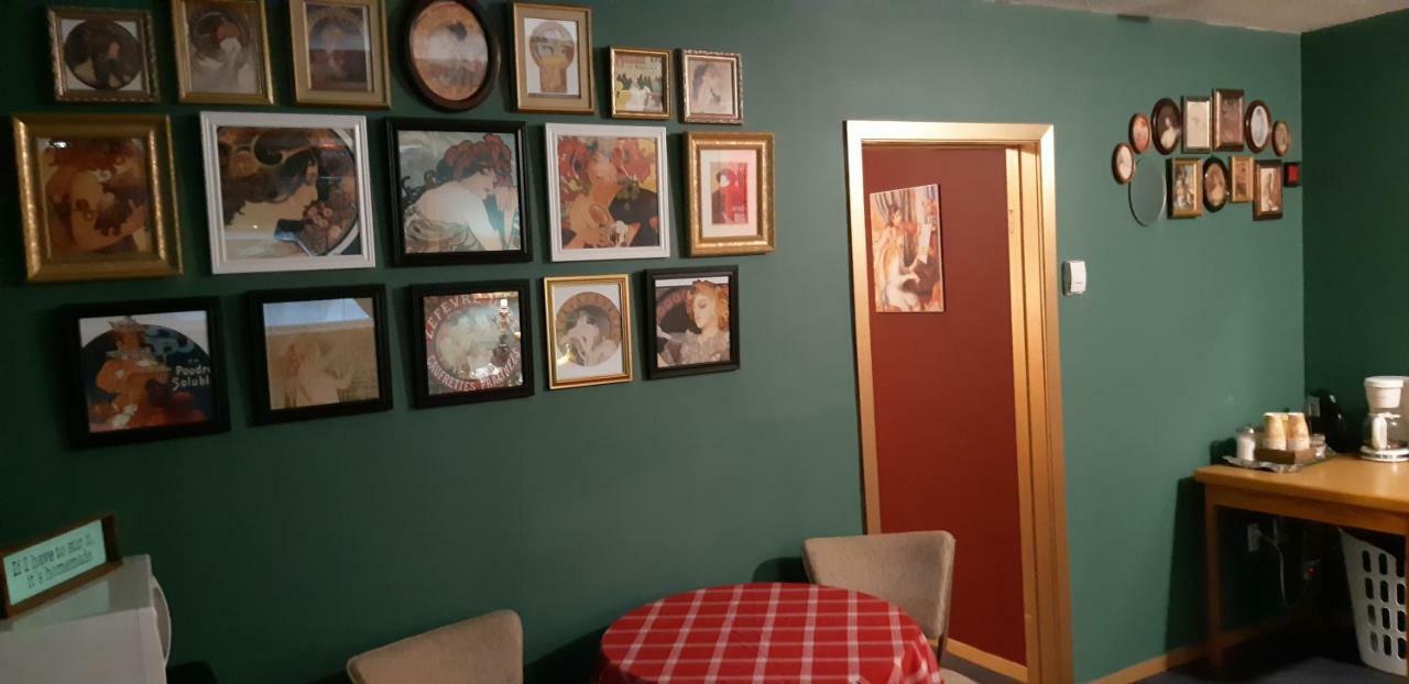 Ranchmen Motel Medicine Hat Ngoại thất bức ảnh